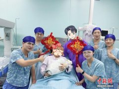 （新春走基层）助产士守护第一批“小马驹”：我在新年迎新生